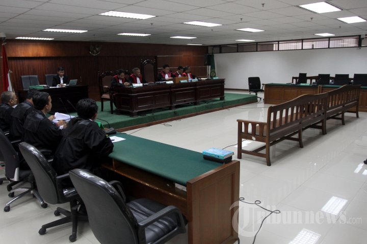 Sidang OC Kaligis Urung Dilaksanakan