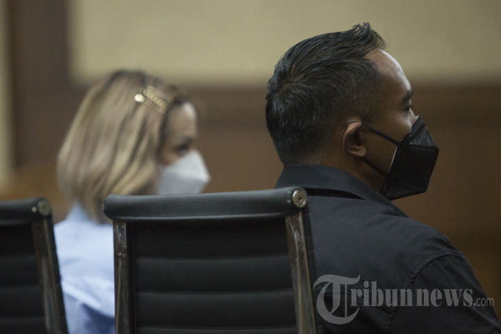 Sidang Pledoi Nia Ramadhani dan Ardi Bakrie