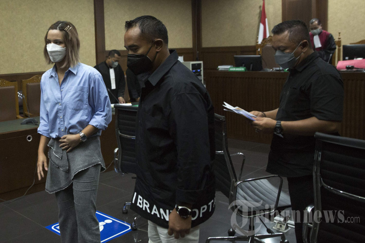 Sidang Pledoi Nia Ramadhani dan Ardi Bakrie