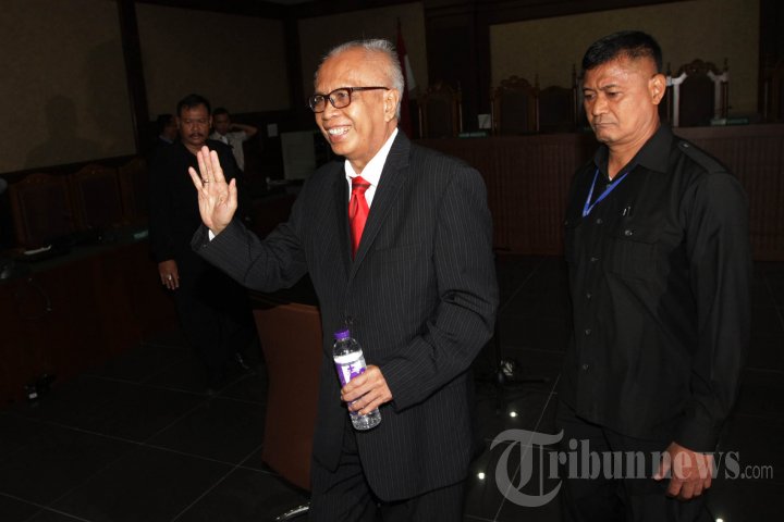 Sidang Putusan OC Kaligis Ditunda