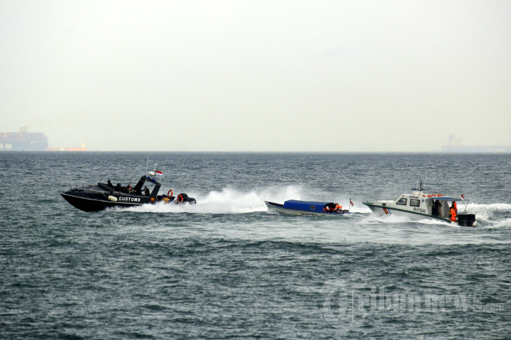Simulasi Penegakan Hukum Keimigrasian di Perairan Batuampar Batam