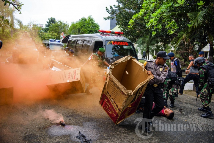 Simulasi Pengamanan Pilkada di Aceh