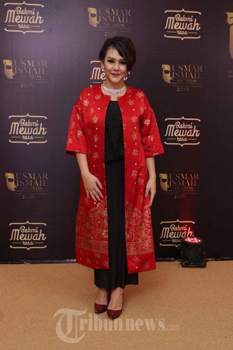 Sissy Priscilla Hadiri Malam Anugerah Usmar Ismail Awards 2016