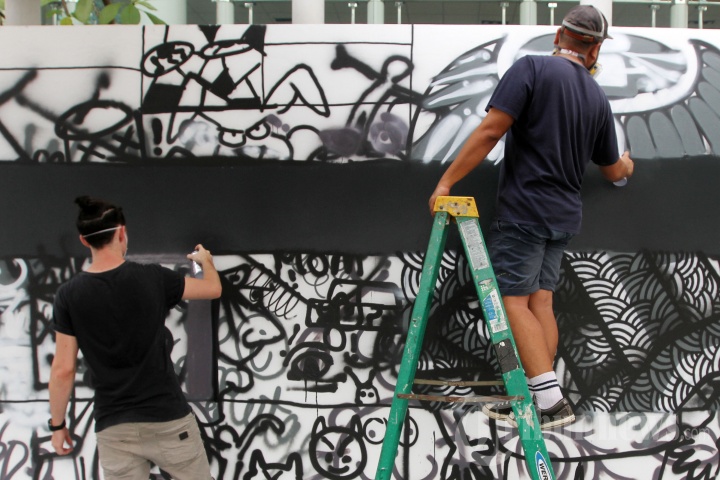 Siswa JIS Belajar Membuat Mural