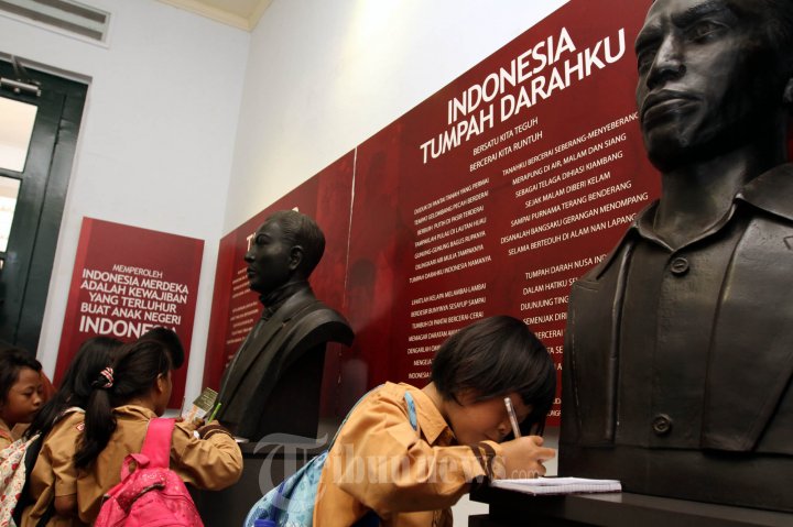 Siswa Ramai Kunjungi Museum Sumpah Pemuda