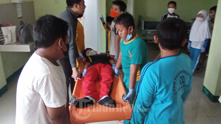 Siswa SD Tengerang Mengikuti Pelatihan Dokter Cilik