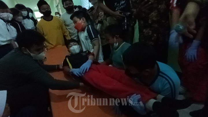 Siswa SD Tengerang Mengikuti Pelatihan Dokter Cilik