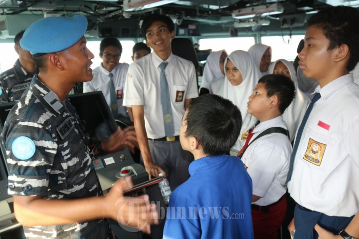 Siswa SIJ Open Ship Dengan KRI Usman Harun-359