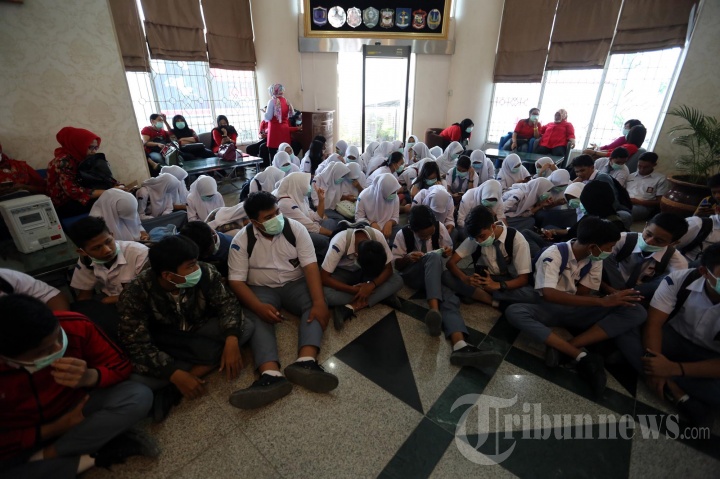 SISWA SMA NON PPDB TUNTUT SOLUSI