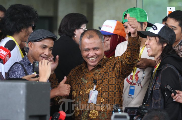 Slank Pentas Tolak Revisi UU KPK