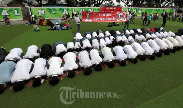 SMA dan SMK Se-Bandung Berterima Kasih Kepada Anies Baswedan