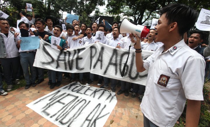 SMA Negeri 9 Bandung Unjuk Rasa