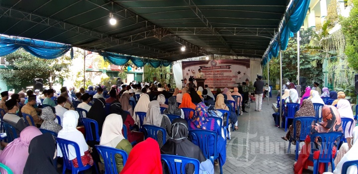 SMP IT PAPB Semarang Gelar Santunan dan Pengajian