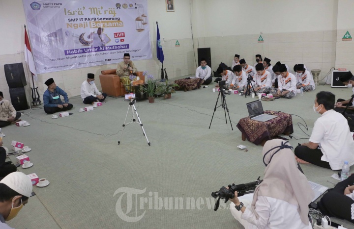 SMP IT PAPB Semarang Peringatan Isra Mikraj