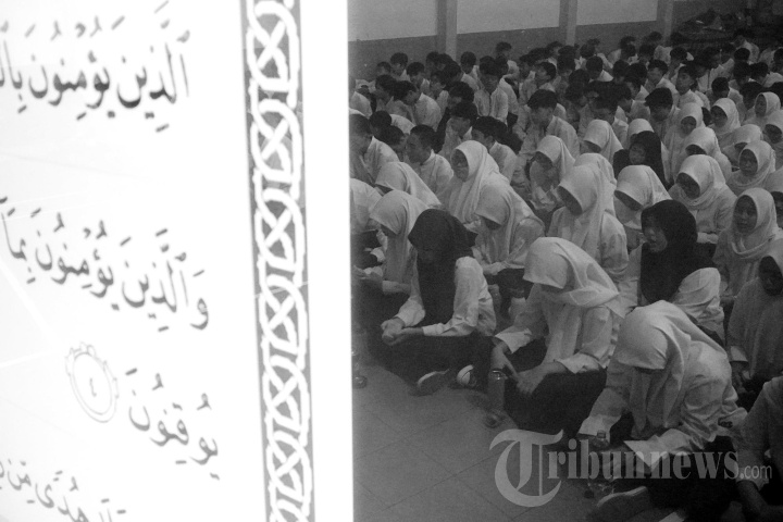 SMPN 7 Bandung Gelar Seminar Motivasi dan Istighosah Kelas IX