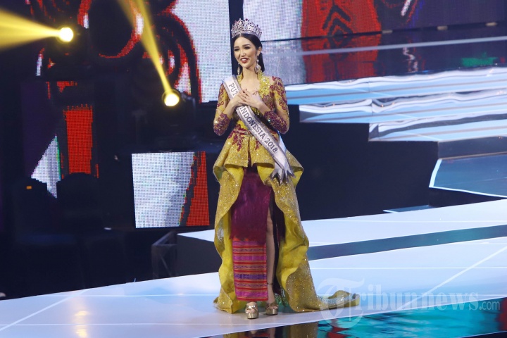 Sonia Fergina Citra Melepas Mahkota Puteri Indonesia