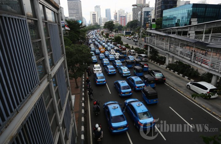 Sopir Taksi Padati Jalan Thamrin