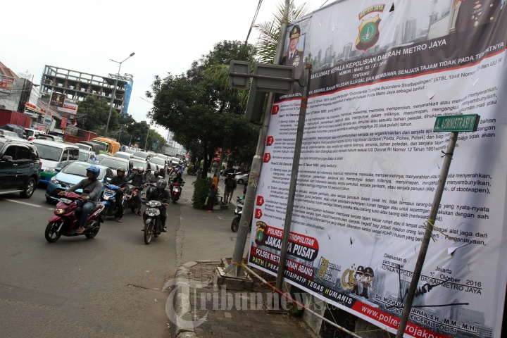 Spanduk Maklumat Terkait Aksi 2 Desember