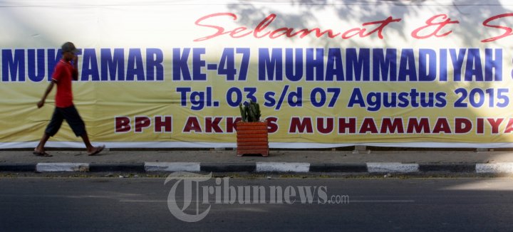 Spanduk Muktamar Muhammadiyah Terpampang di SMA Muhammadiyah