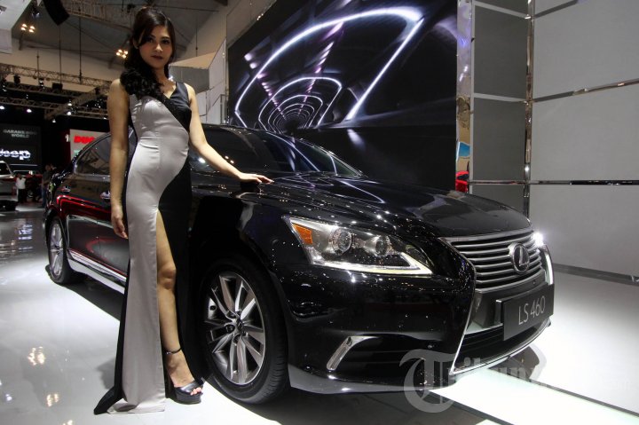 SPG Cantik Hiasi GIIAS 2016