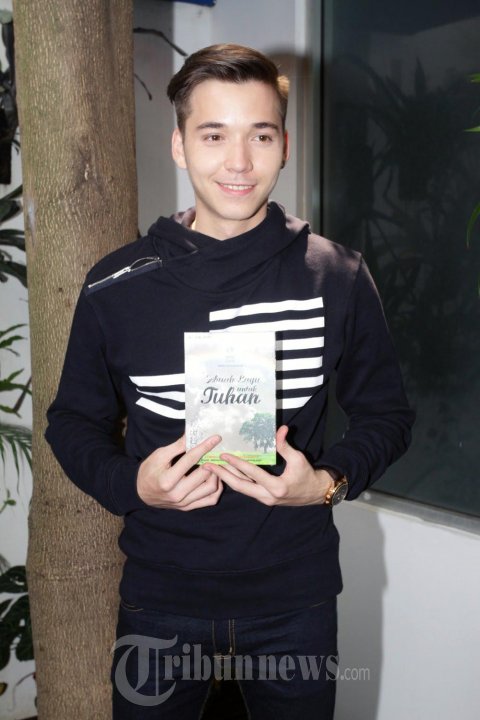 Stefan William Main Film Sebuah Lagu Untuk Tuhan