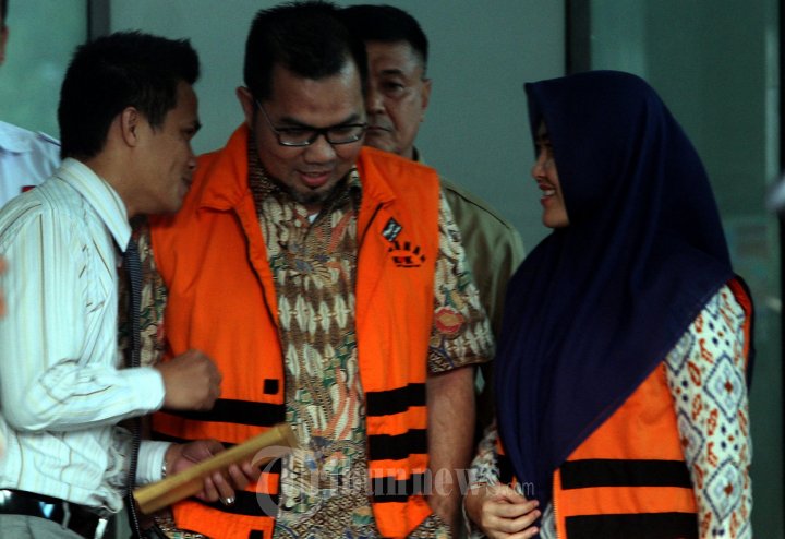 Suami dan Istri Bupati Empat Lawang Jadi Tersangka