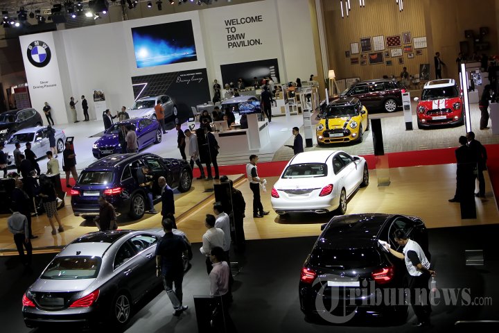 Suasana Pameran IIMS 2016