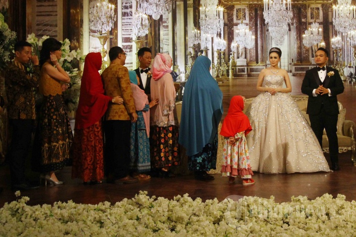 Suasana Penikahan Momo Geisha