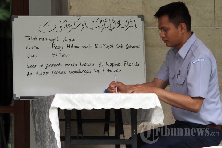 Suasana Rumah Duka Menteri Susi Pudjiastuti