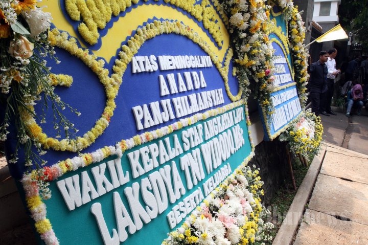 Suasana Rumah Duka Menteri Susi Pudjiastuti