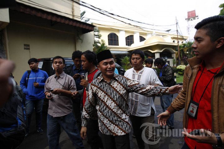 Sugianto Sabran Pelapor Bambang Widjojanto
