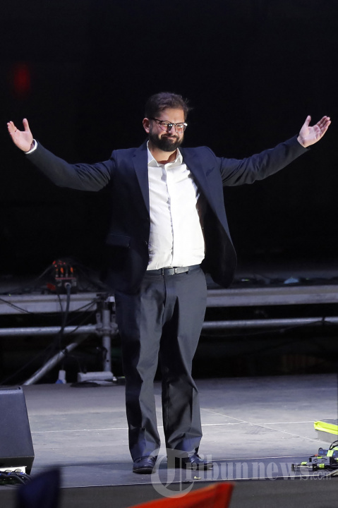 Suka Cita Pendukung Gabriel Boric, Presiden Terpilih Chile