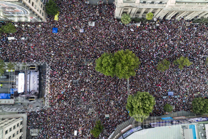 Suka Cita Pendukung Gabriel Boric, Presiden Terpilih Chile