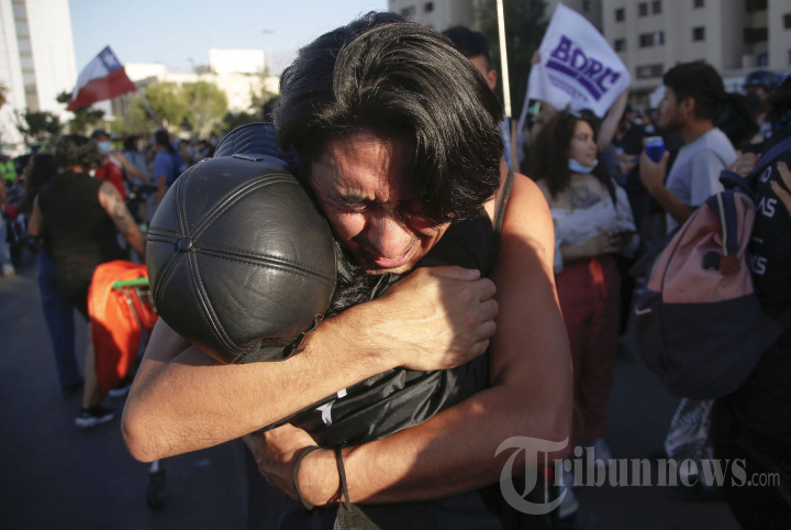 Suka Cita Pendukung Gabriel Boric, Presiden Terpilih Chile