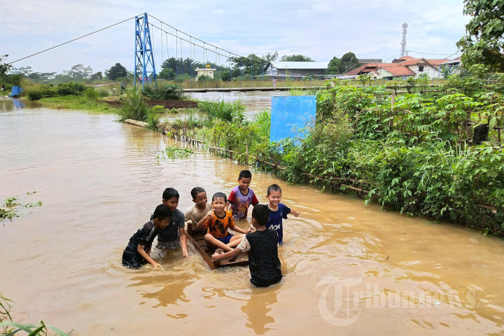 Sungai Citarum Meluap