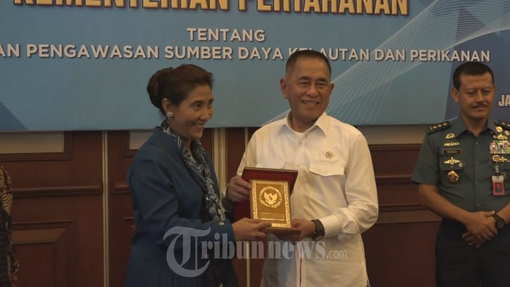 Susi Pudjiastuti dan Ryamizard Ryacudu Lakukan MoU