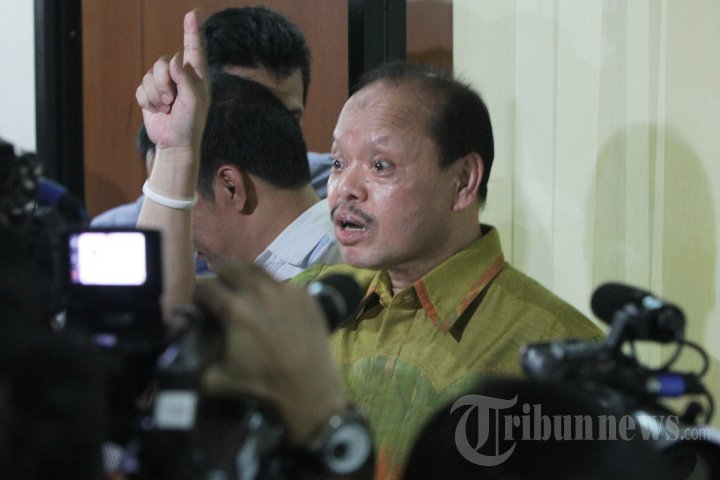 Sutan Bhatoegana Bacakan Pledoi