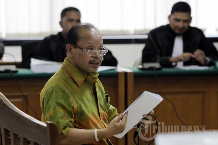 Sutan Bhatoegana Bacakan Pledoi