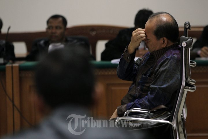 Sutan Bhatoegana Jalani Persidangan