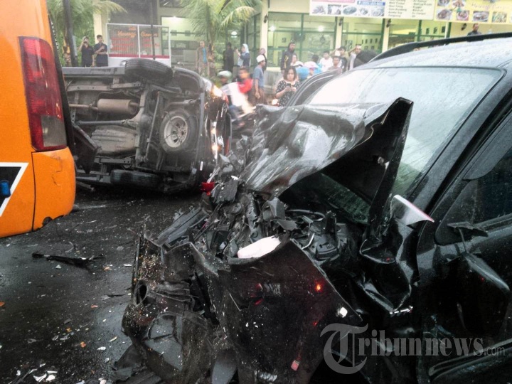 Tabrakan Beruntun di Puncak Telan 3 Korban Tewas