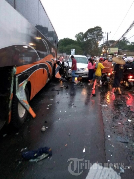 Tabrakan Beruntun di Puncak Telan 3 Korban Tewas