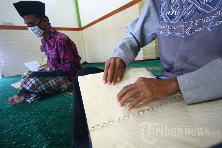 Tadarusan Penyandang Tunanetra di Malang
