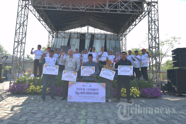 Tanam 1500 Bibit Mangrove di Kebun Raya Mangrove Gunung Anyar Surabaya