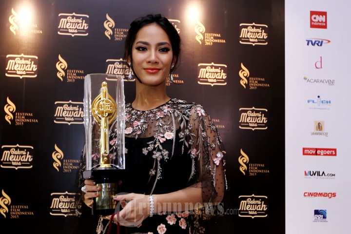Tara Basro Meraih Pemeran Wanita Terbaik