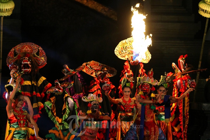Tari Topeng Ramaian Malang Art Week