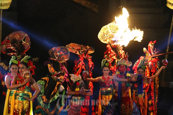 Tari Topeng Ramaian Malang Art Week