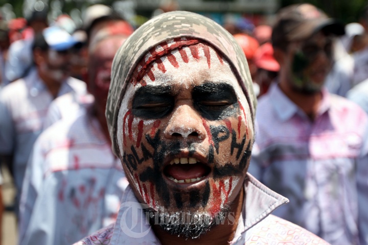 Teatrikal Zombie Buruh Pertamina