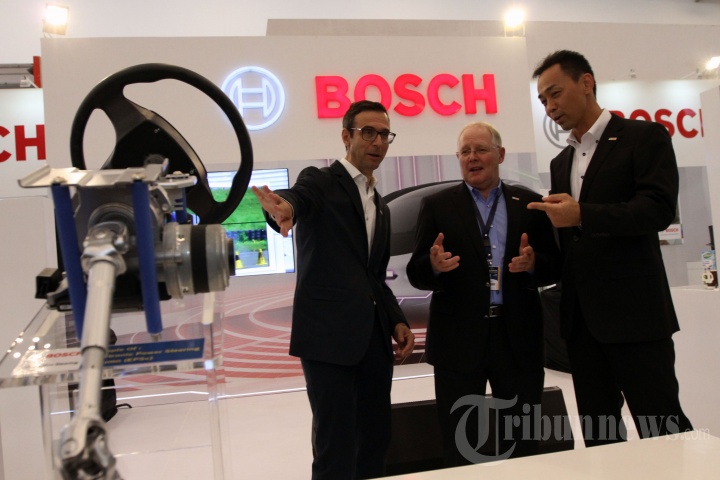 Teknologi Keselamatan Berkendara Bosch di GIIAS 2017