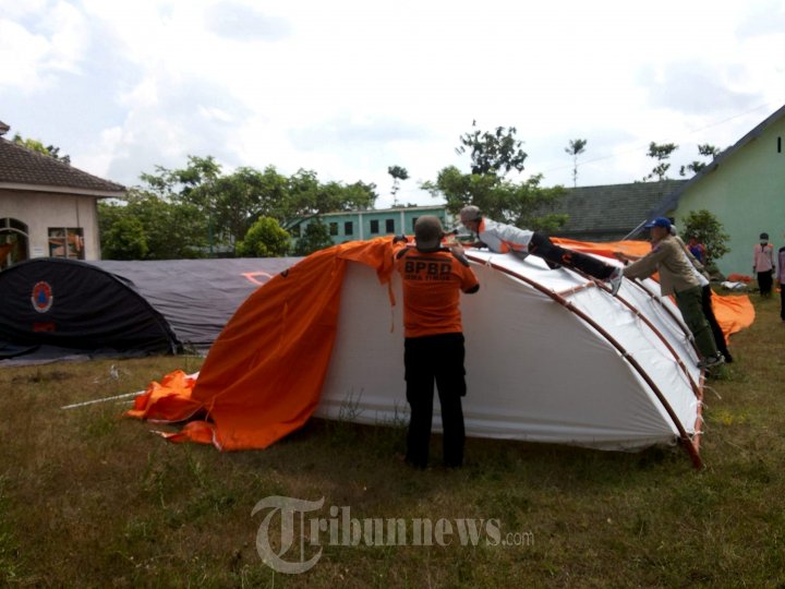 Tenda Bencana Gunung Raung Bondowoso