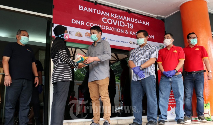 Terdampak Covid-19, RBM Goat Milk Menyalurkan Bantuan Sembako